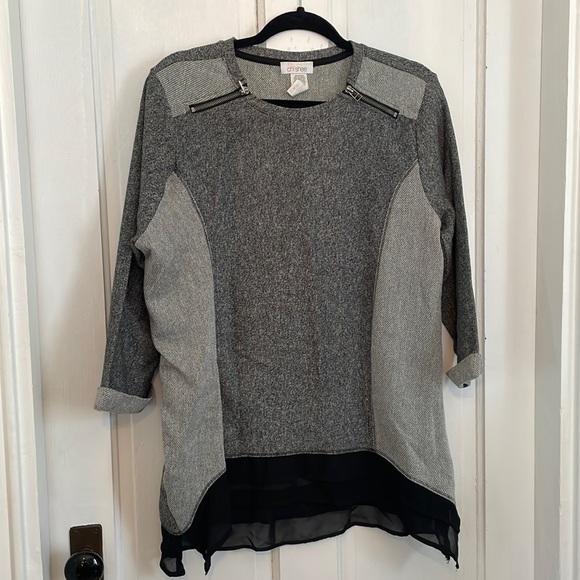 chi shee Tops - Chi Shee Sheer Hem Zip Shoulder Blouse
